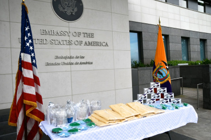 El jueves la Embajada de Estados Unidos donó kits de bioseguridad y otros insumos a las Fuerzas Armadas.