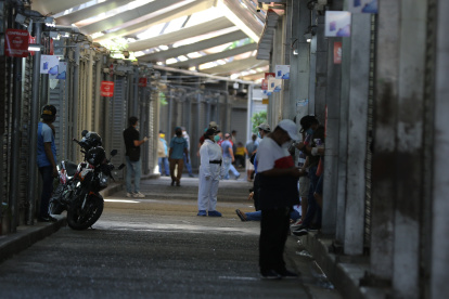 La quietud del cierre de locales empezó a romperse en la segunda semana de cuarentena local.