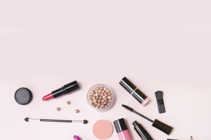 Debes lavar las brochas al menos una vez a la semana.