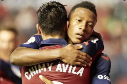 A Pervis Estupiñán le gustaría vincularse al Manchester United, el mismo equipo donde Antonio Valencia hizo historia.