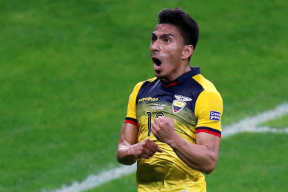 El atacante ecuatoriano, Ángel Mena, perdió a un familiar durante esta cuarentena.