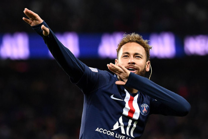 Neymar, jugador brasileño del Paris Saint-Germain francés, es uno de los futbolistas más renombrados en la órbita internacional.