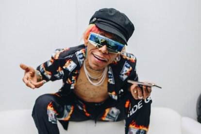 Nació en Santa Marta, Colombia hace 27 años. Su mayor destreza es el trap.