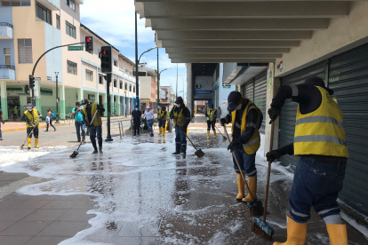 Toda la zona donde estaban los comerciantes informales, fue declarada en aislamiento.