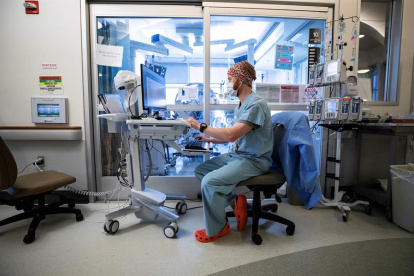Los proyectos van desde estudios en curso con ADN, hasta esfuerzos por recoger ADN de pacientes en lugares muy afectados como Italia.