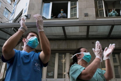 La crisis del coronavirus inunda de historias las redes sociales en los últimos días.