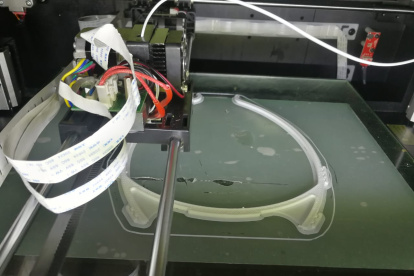 Hecho. Los alumnos apuntan a fabricar 1.000 protectores por mes.