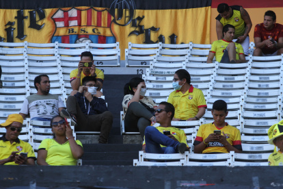 Los hinchas tendrán que respetar la distancia de un metro y medio dentro de los graderíos de los estadios.