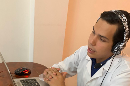 En el inicio de la gestión de la línea 171, estudiantes de Medicina ayudaban con la atención.