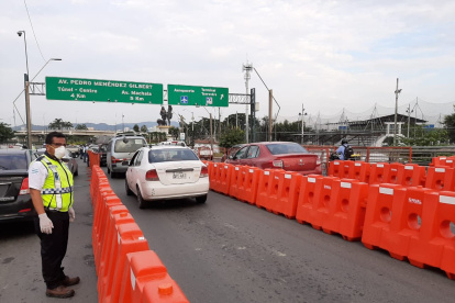 Clasificación de carriles en el puente de la Unidad Nacional.