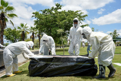 El jueves 23 de abril, las cifras en Ecuador se duplicaron con la resolución de pruebas represadas.
