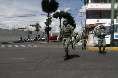 El domingo pasado en la carcel de Ambato hubo un amotinamiento. Los presos quemaron colchones.