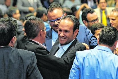 Poco tiempo duró la unidad de la Ecuafútbol. Francisco Egas (c) perdió el respaldo del directorio.