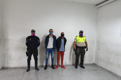 En el sector de Pifo fueron detenidos dos ciudadanos venezolanos sospechosos de herir y robar a un ciudadano