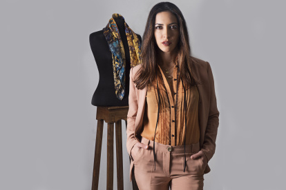 Diseñadora de moda enfocada en resaltar los textiles andinos.