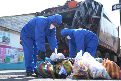 El personal de recolección es el mayor afectado por la mala disposición de desechos.