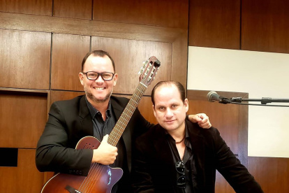 Los músicos harán sus shows en homenaje a las madres.