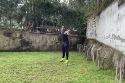 Edson Montaño publicó un video de su entrenamiento en casa durante su confinamiento.