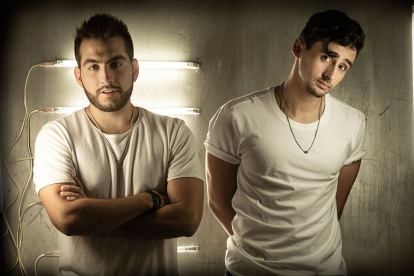 Jhon y Juanse están trabajando a distancia para seguir promocionando su música.