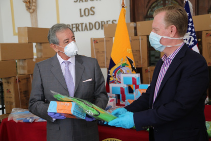 La Embajada de Estados Unidos entregó este lunes una segunda donación de materiales de bioseguridad para los militares