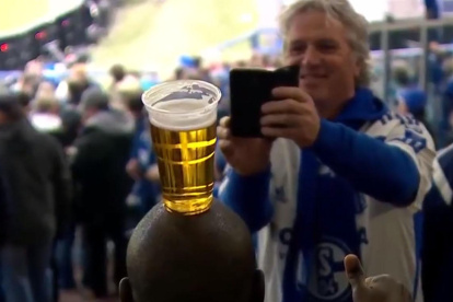 El Schalke guarda en su estadio cerveza que no ha podido venderse por la pandemia.