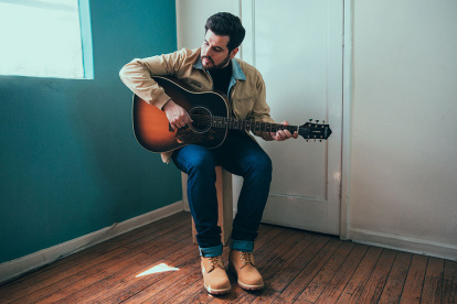 Kurt Schmidt Ramos comenzó su carrera en 2014 en los bares de Culiacán.