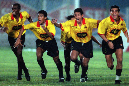 El equipo que clasificó a la final de la Copa Libertadores del año 1998 realizó grandes presentaciones.