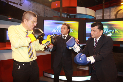 Vito Muñoz, Alfaro Moreno y Washington Sánchez, durante un Guillotina.