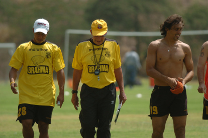 El DT Jorge Habegger dirigió a Barcelona en cuatro oportunidades.