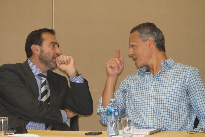 Nassib Neme, presidente de Emelec, y Esteban Paz, directivo de Liga de Quito, suman varios cruces verbales.