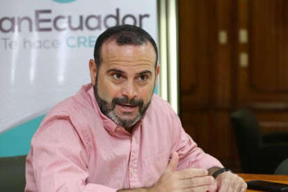 Wated era el presidente de BanEcuador y estaba al mando de la Fuerza de Tarea para el manejo de cadáveres en Guayaquil.