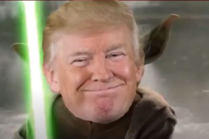 El equipo de campaña de Donald Trump emitió una violenta sátira del rechazo del presidente a los medios que lo critican.