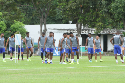 Los jugadores de la plantilla esperan volver a los entrenamientos regulares en el Polideportivo de los Samanes como hasta hace 2 meses.
