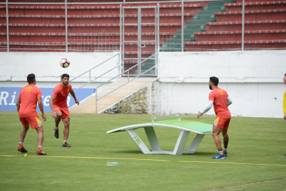 Entrenamiento de Aucas antes del inicio de la emergencia, en el estadio de Chillogallo.

 Quito 07 de Junio de 2018 Agencia(ag-extra ag-expreso-ag-quito)