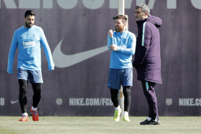 Los entrenamientos que el equipo azulgrana realizan regularmente en la Ciudad Deportiva Joan Gamper, en Sant Joan Despí, se espera retomarlos el jueves o viernes.
