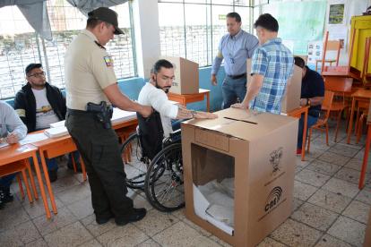 El CNE baraja algunas opciones de votación para el 2021 por la pandemia, entre ellas dividar el sufragio en varios días.