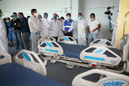 El ministro de Salud y el alcalde de Quito, recorrieron las instalaciones del centro de aislamiento tenporal de Quito.