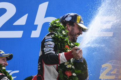 El mundo del deporte tuerca espera con ansias la respuesta final de Fernando Alonso.