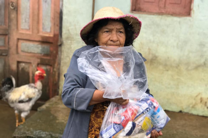 Los kits de alimentos están dirigidos, especialmente, para personas de grupos vulnerables.