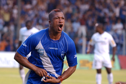 El fallecido delantero ecuatoriano Otilino Tenorio es recordado por sus goles que marcó en Emelec.