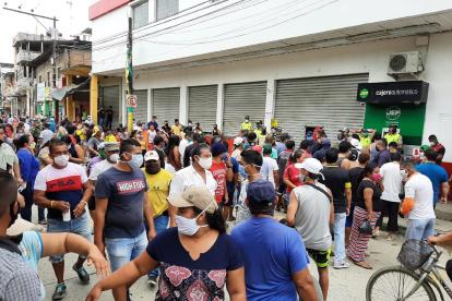 Hecho. Apenas inició el operativo, los ciudadanos hicieron una protesta en la calle.
