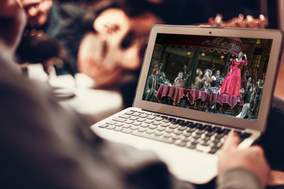 Mientras adaptan sus temporadas a las plataformas digitales, los teatros  exhiben programación emblemática. El Teatro Sánchez Aguilar está proyectando piezas de la Ópera Latinoamericana (con la que están asociados). El TCA está pasando conciertos del último año.