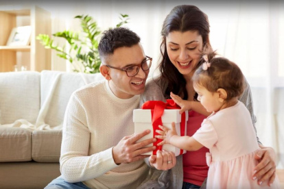 La línea Thieves de Young Living da soluciones de limpieza sencillas y naturales que no solo son efectivas, sino que también son seguras para utilizar alrededor de la familia, incluidos niños y mascotas.