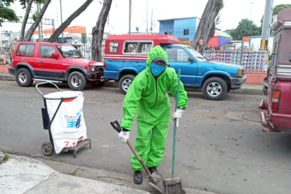 Carla Angulo en medio de su jornada laboral.