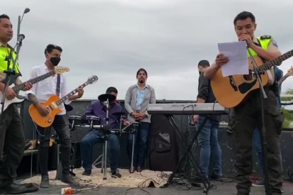 Los policías. Empezaron sus recorridos este 10 de mayo, a partir de las 06:00.