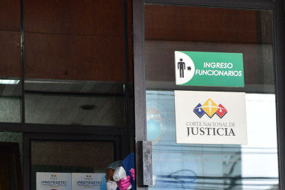 Extremas seguridades sanitarias para evitar el contagio en la Corte Nacional.

07 De abril  de 2020
KARINA DEFAS 
Agencia (ag-expreso ag-extra ag-quito)