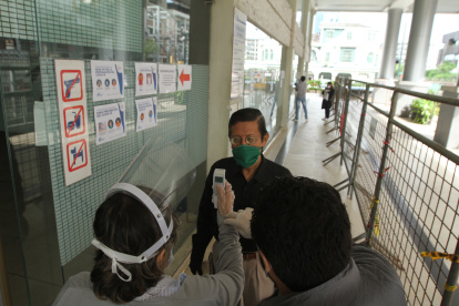 La Corte Provincial del Guayas reabrió parcialmente sus actividades, el pasado lunes, en medio de estrictas medidas de bioseguridad a los usuarios.