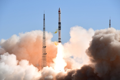 Lanzamiento de satélites para probar en el espacio el Internet de las cosas.