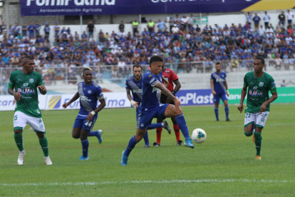 El campeonato ecuatoriano se detuvo en la segunda semana de marzo. Ahora se prevé que los entrenamientos regresen en julio y los partidos a mediados de julio.