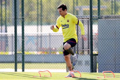 Leo Messi entrenó ayer en los campos del FC Barcelona, sin su cotidiana barba.